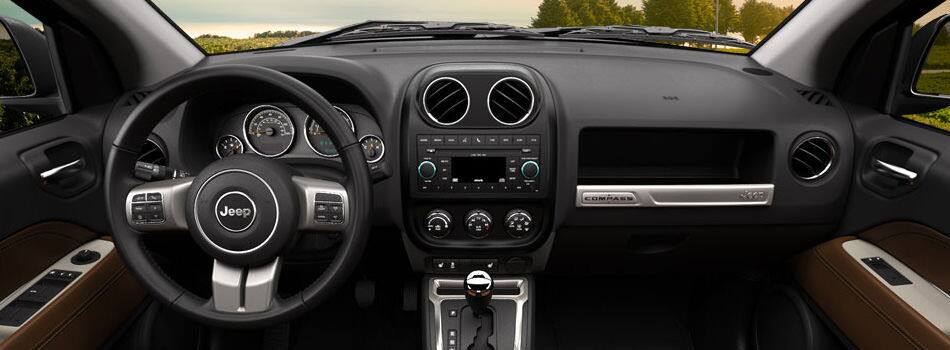 Dashboard and acoustic windshield in the 2014 Jeep Compass