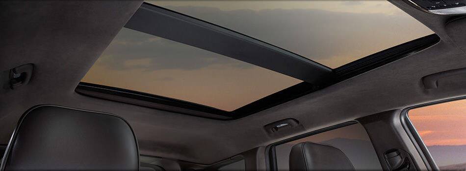 Dual Sunroofs in 2014 Jeep Grand Cherokee