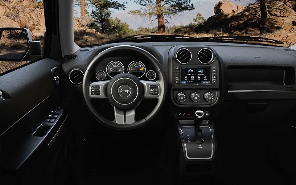 3-2014-jeep-patriot-interior-dashboard.jpg