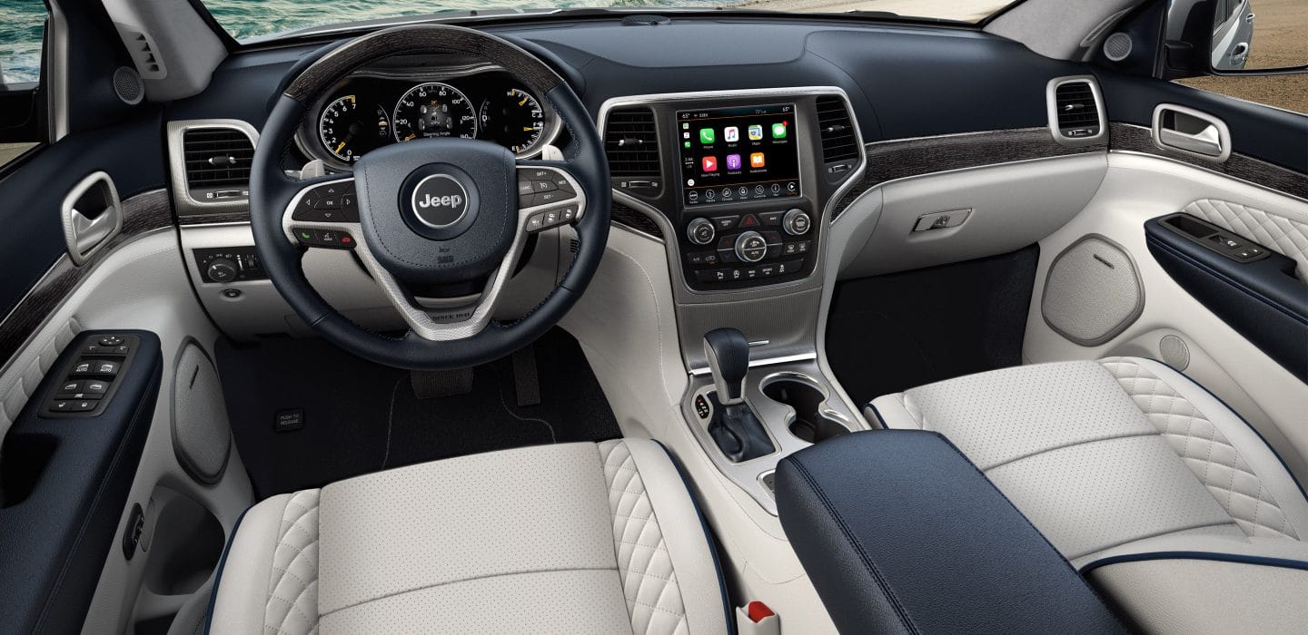 2018 Jeep Grand Cherokee Summit Dashboard