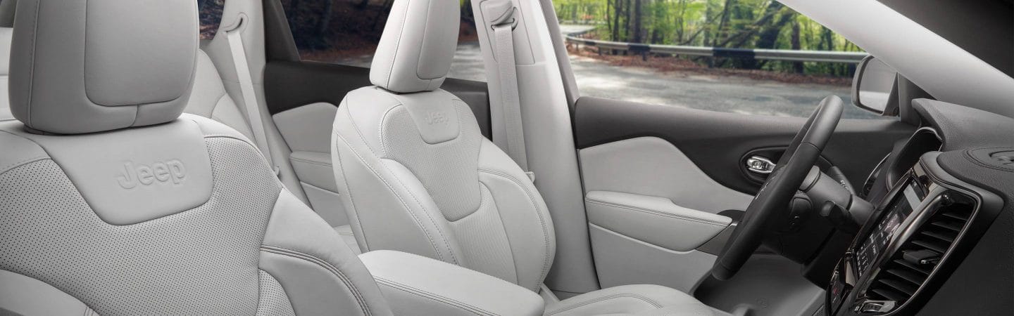 2019-Jeep-Cherokee-Limited-Overview-Interior-Design