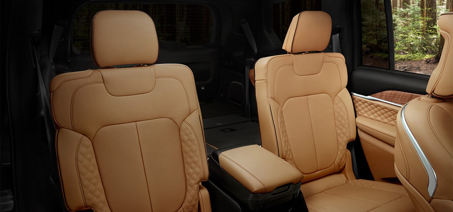 Jeep Grand Cherokee front seats in tan leather