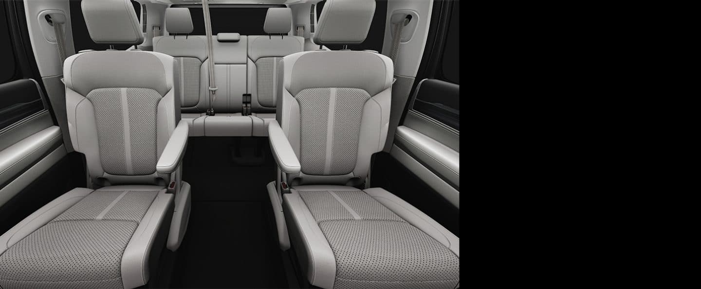 Asientos de la segunda y tercera filas en el Jeep Wagoneer Series 3 2025.