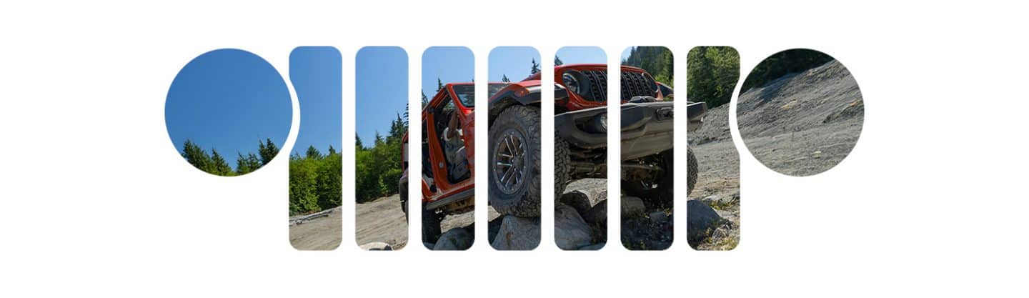 Ángulo delantero del lado del copiloto de un Jeep Wrangler Rubicon 2026 trepando rocas. Sobre la imagen, hay un esténcil de la parrilla de siete ranuras de la marca Jeep.