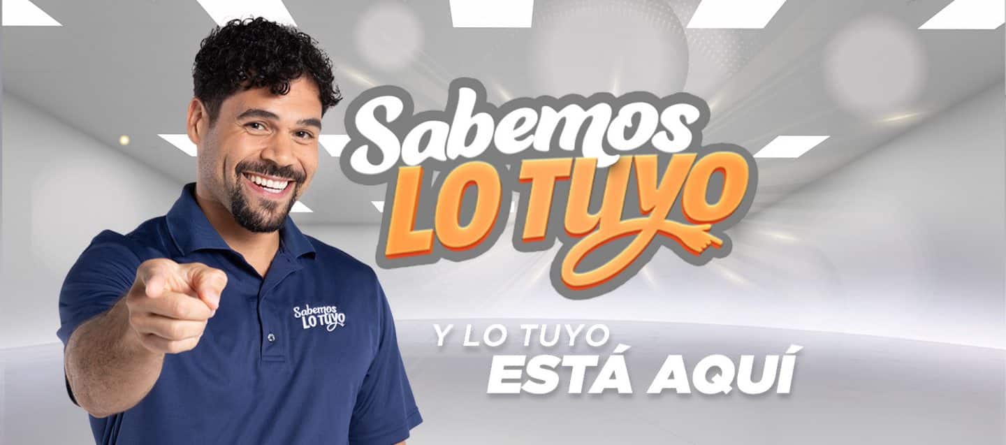 Logo Sabemos lo tuyo con vendedor y cuatro modelos Jeep en diferentes colores. Jeep Grand Cherokee, Gladiator, Compass y Wrangler