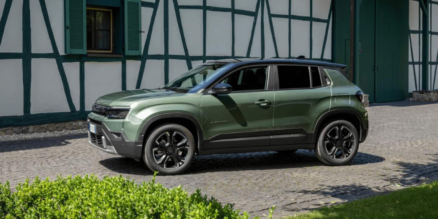 Jeep Avenger i forest green