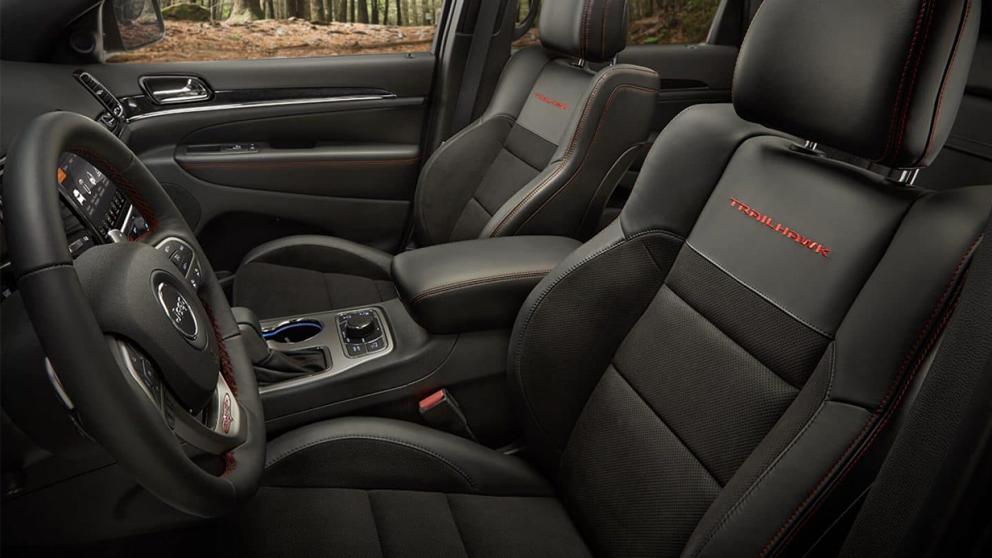 Interior view of Grand Cherokee Trailhawk driver and front passenger seats.