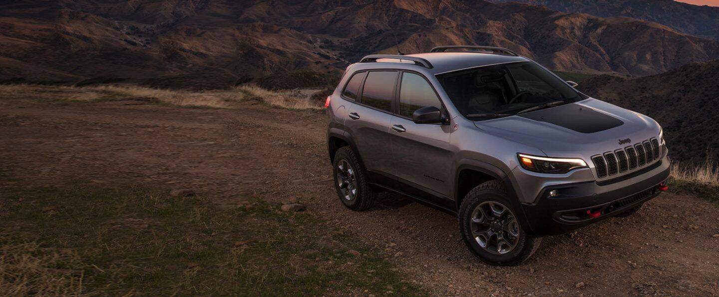 21 Jeep Cherokee Pricing And Specs 4 Door Mid Size Suv