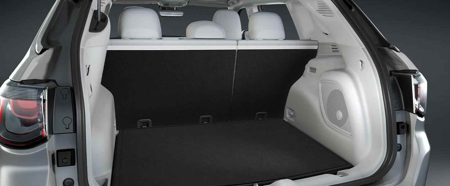 2021 Jeep Compass Interior Compact Suv With Style El nuevo jeep® compass cuenta con materiales de alta calidad, elementos iconicos de jeep® y siente el excepcional cuidado por los detalles y los materiales del interior del jeep® compass. 2021 jeep compass interior compact