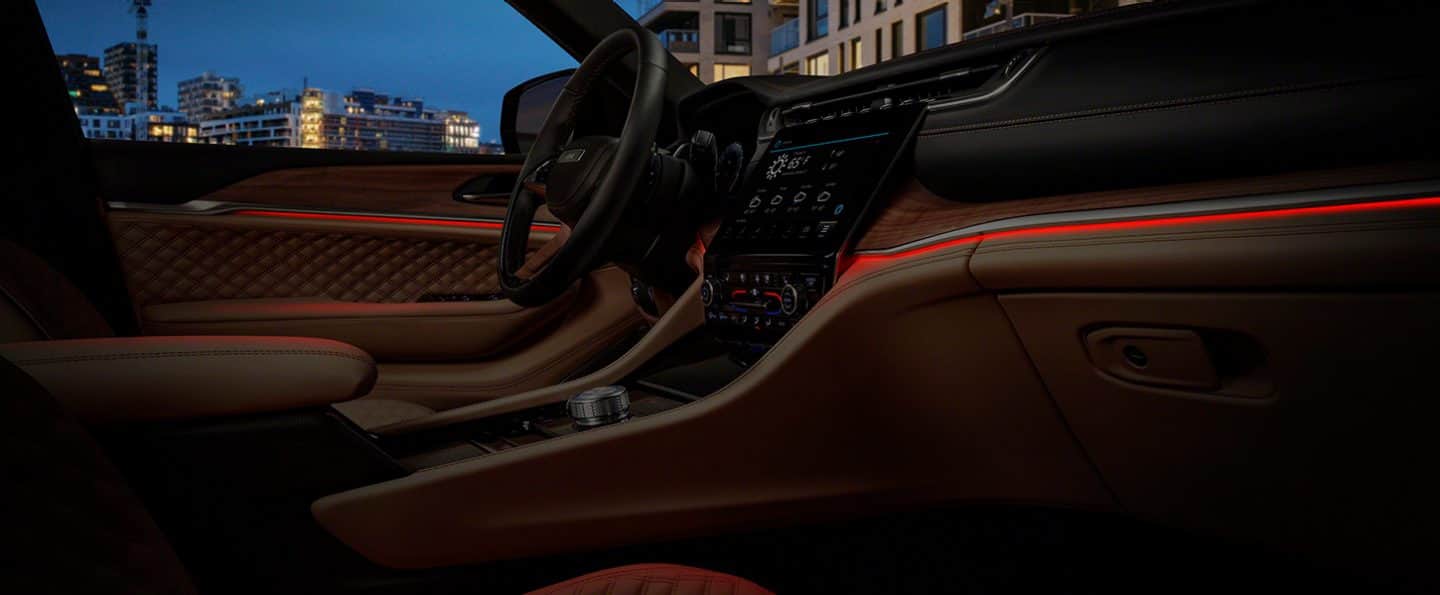 Interruption Play computer games Mathis 2022 Jeep® Grand Cherokee Interior - Premium SUV