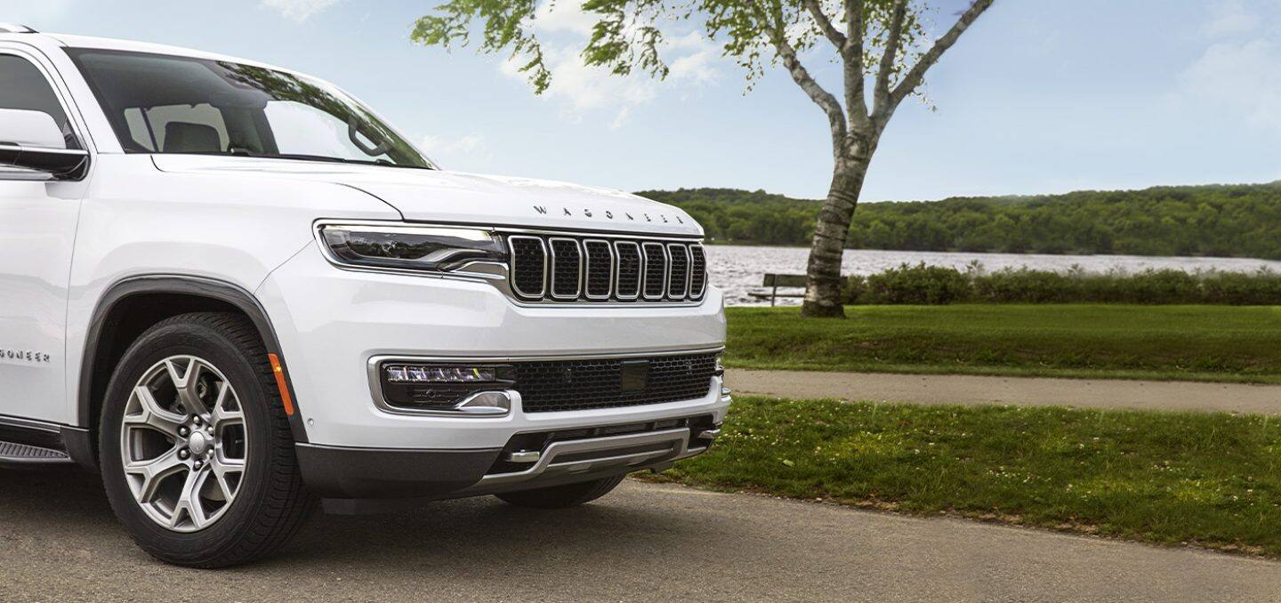 Display The hood and grille of the 2022 Wagoneer.