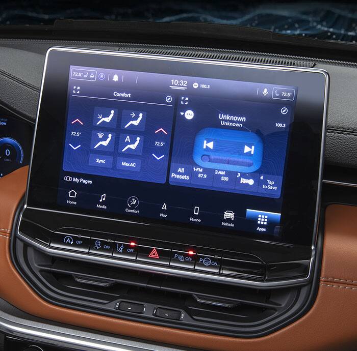 2023 Jeep® Compass Technology Uconnect® & Navigation