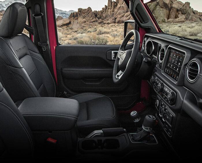 2023 Jeep® Gladiator Interior Truck Interior Features
