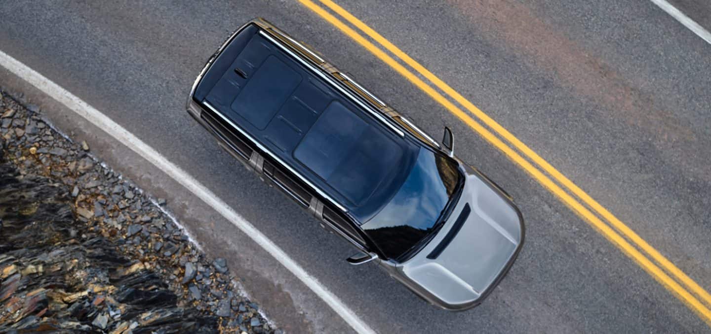 Display A bird's-eye view of the 2023 Grand Wagoneer with its sunroof closed.