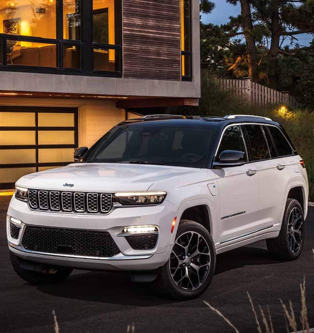 2024 Jeep® Grand Cherokee Interior & Exterior Photos