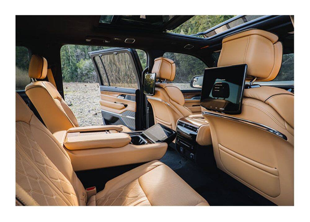 2024 Grand Wagoneer Design Massage Seats & Power Third Row