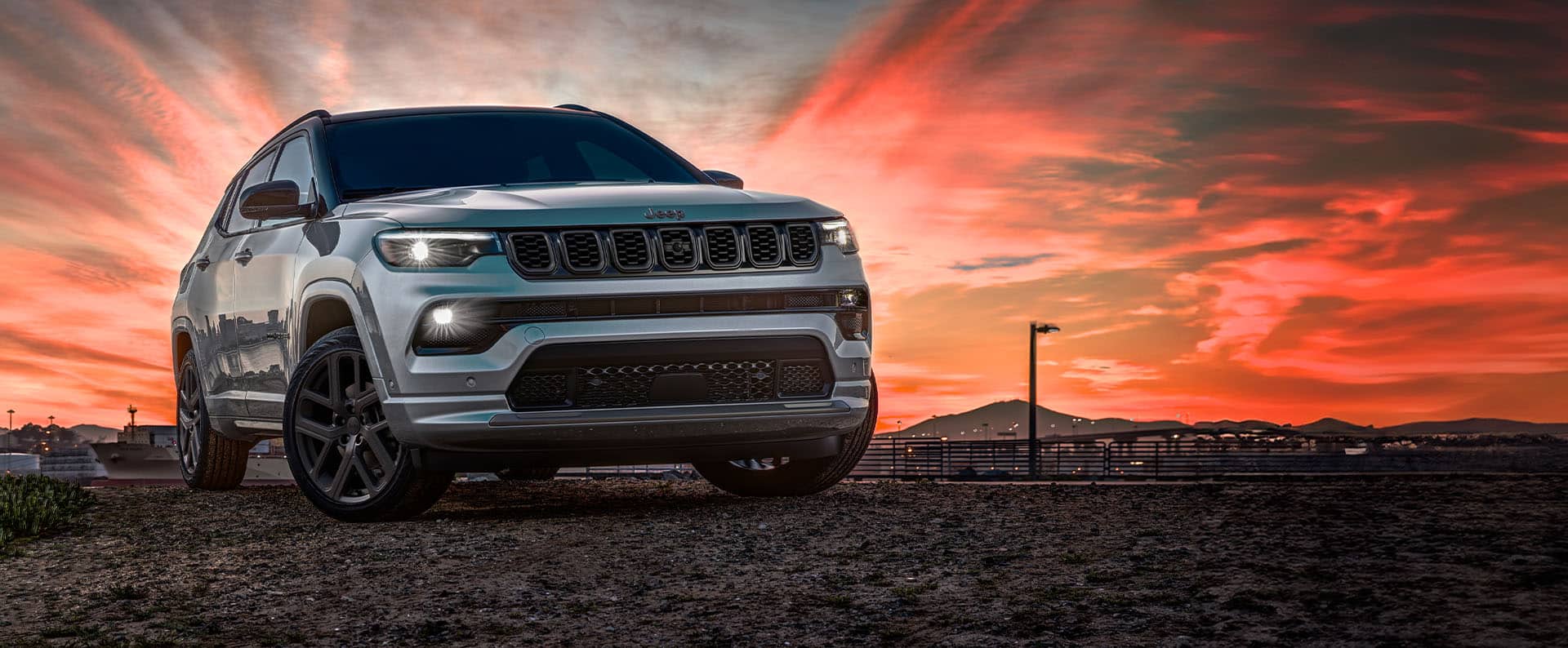 Jeep® Compass 2025 Da rienda suelta a este potente SUV compacto turbo