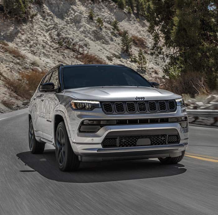 Jeep® Compass 2025 Da rienda suelta a este potente SUV compacto turbo