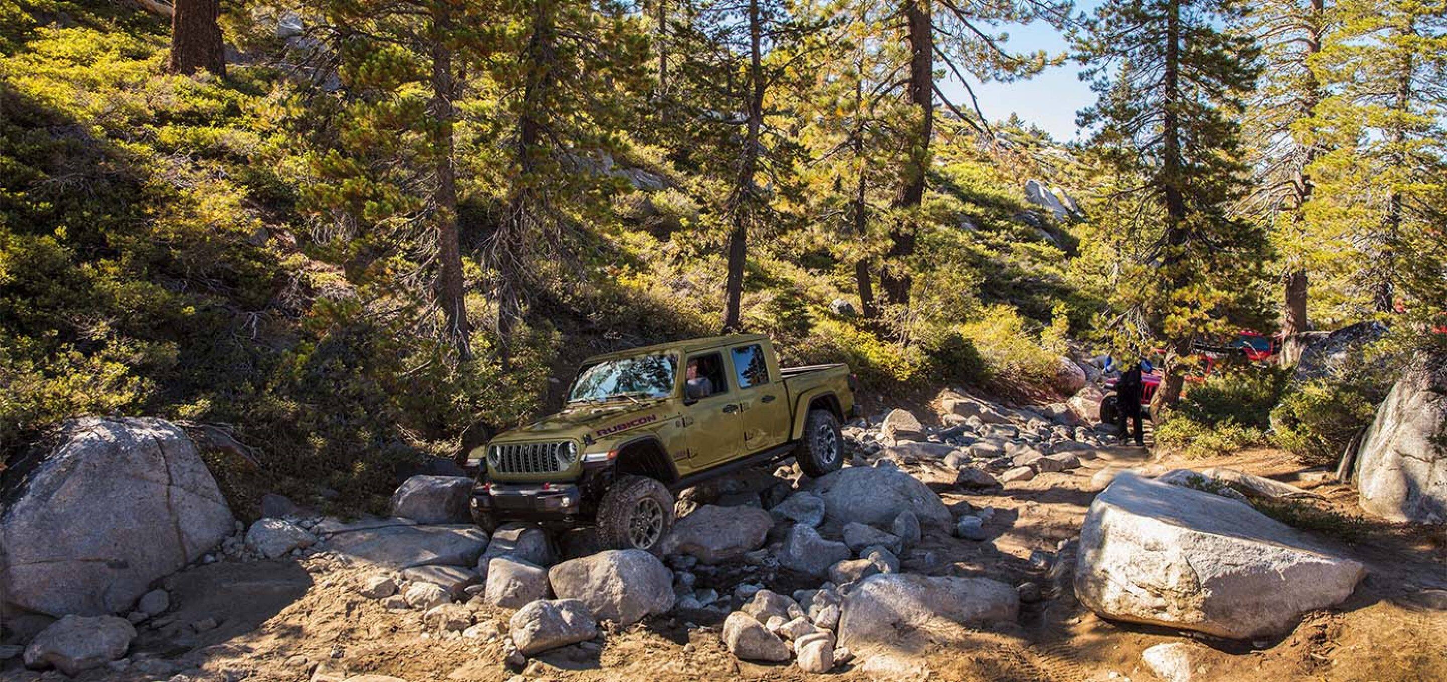 2025 Jeep Gladiator Off-Roading Models