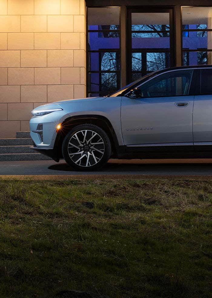 2025 Jeep® Wagoneer S - Cutting-Edge Sustainable Design