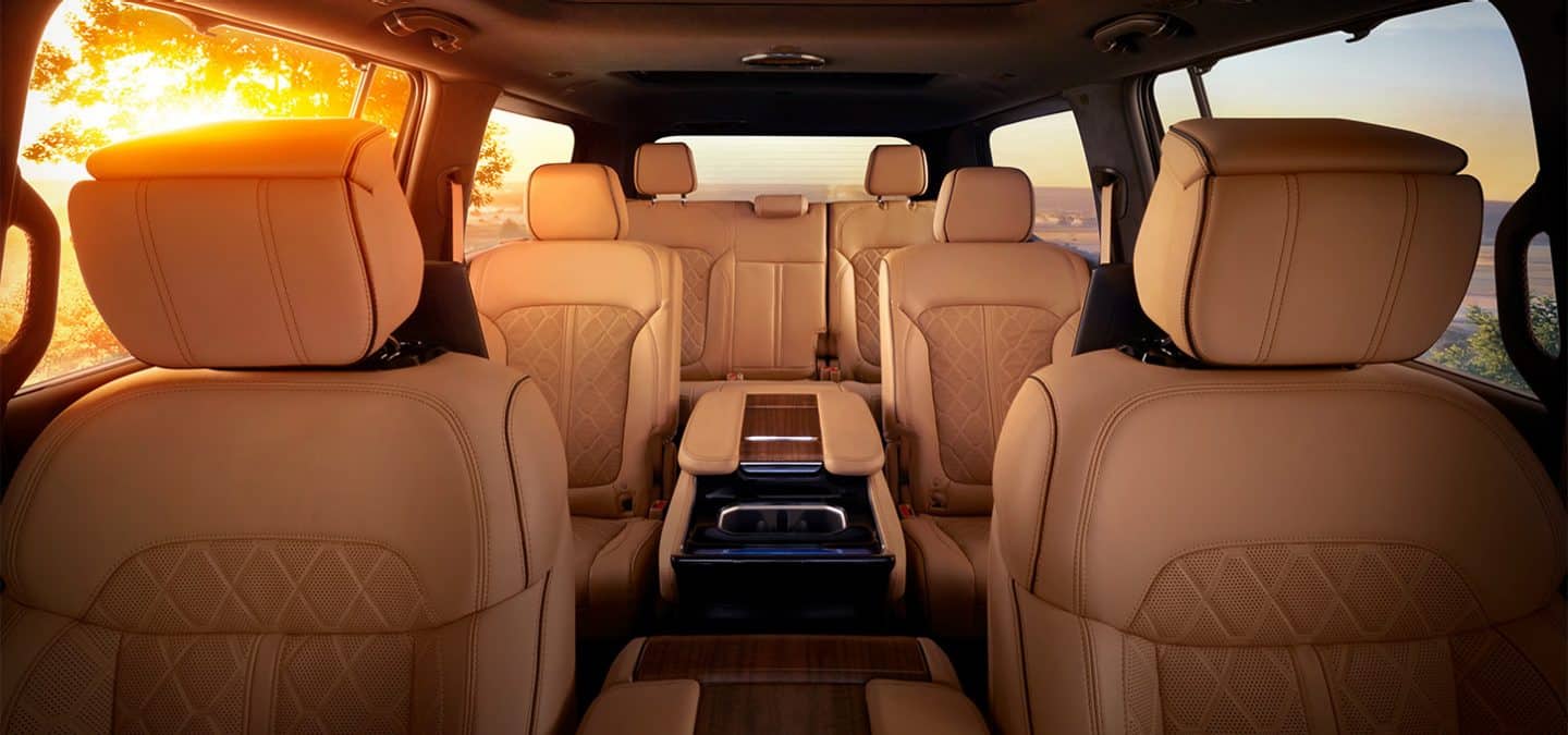Display The interior of the 2025 Jeep Grand Wagoneer Series 3 displaying the three rows of seats, from front to back.