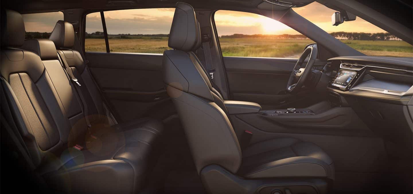 Display The front and rear seats in a 2026 Jeep Cherokee Overland.