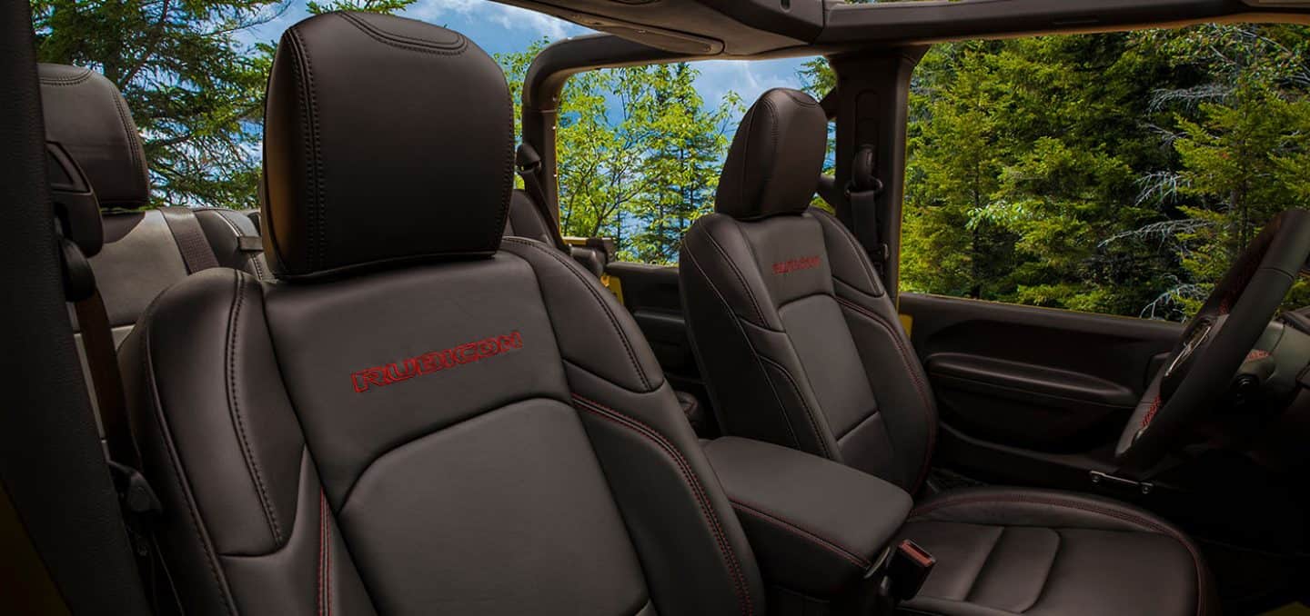 Display The front seats in a 2026 Jeep Gladiator Rubicon X.