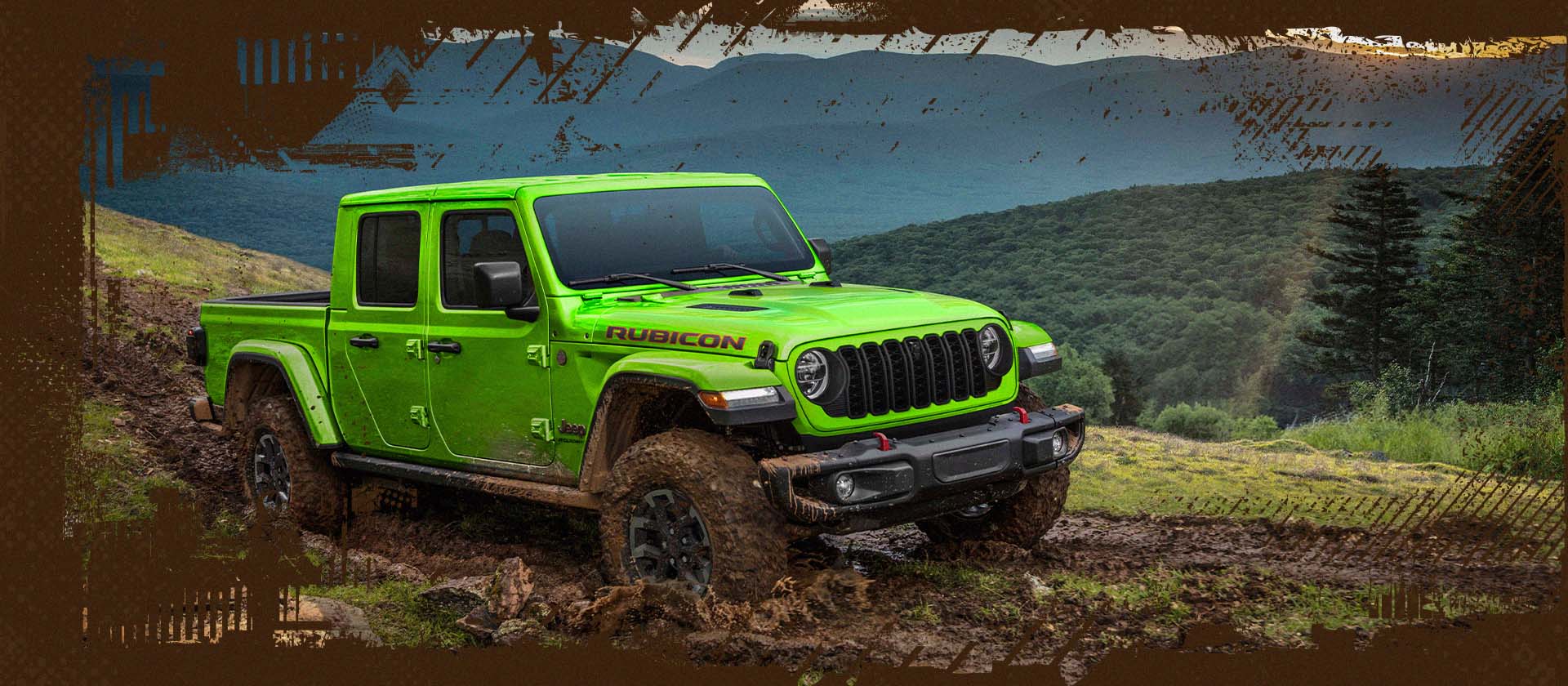 Un Jeep Gladiator Rubicon X 2026 verde lima, sin techo, atravesando un campo húmedo y cubierto de césped y barro fuera de la carretera.