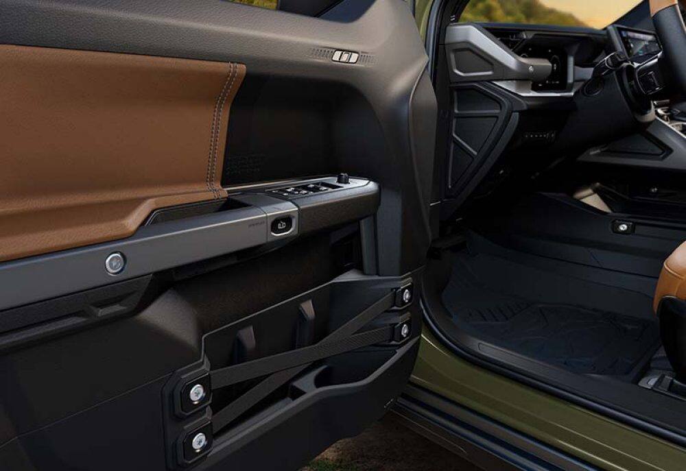 Jeep Recon door interior