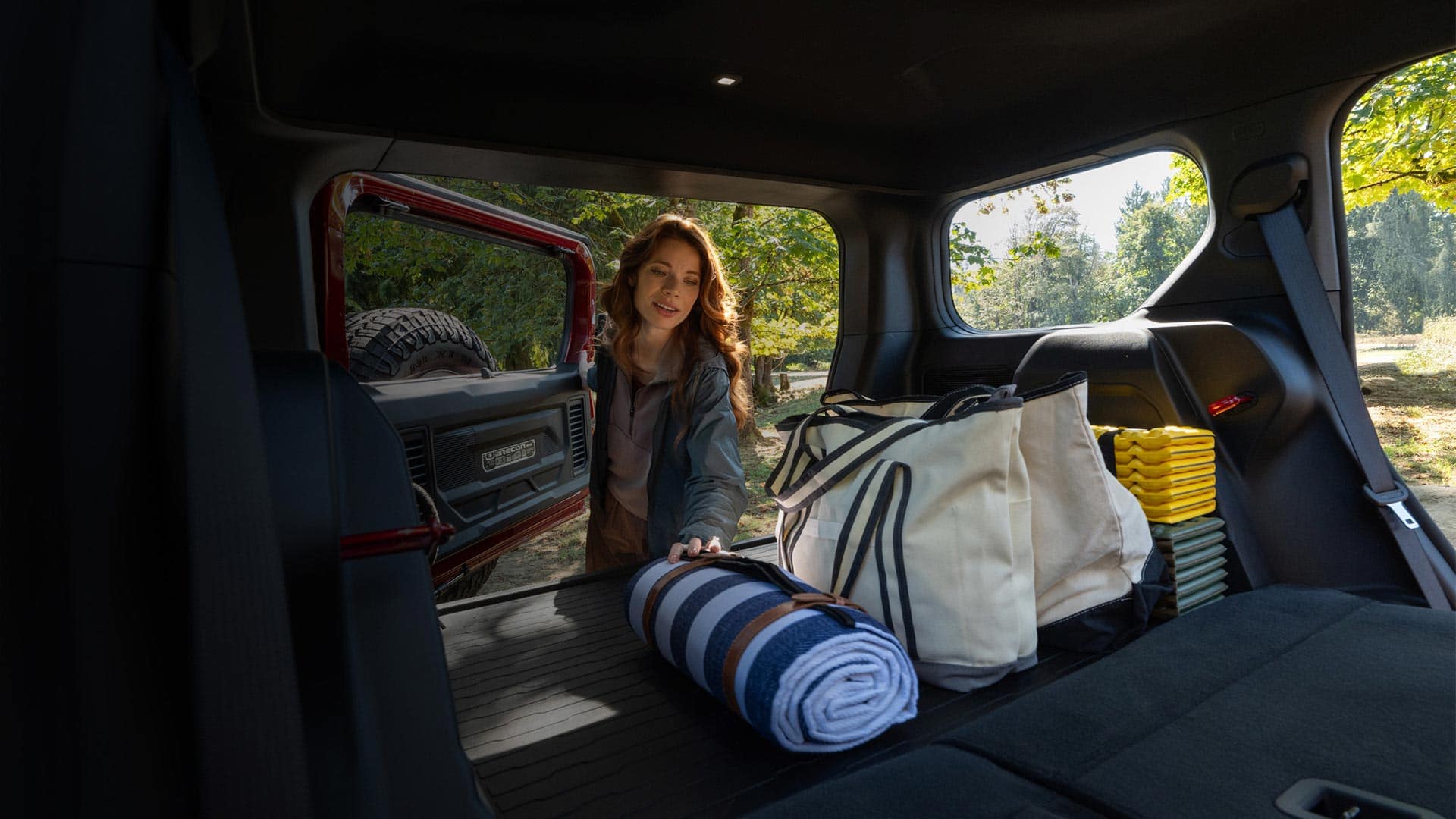 Jeep Recon cargo space